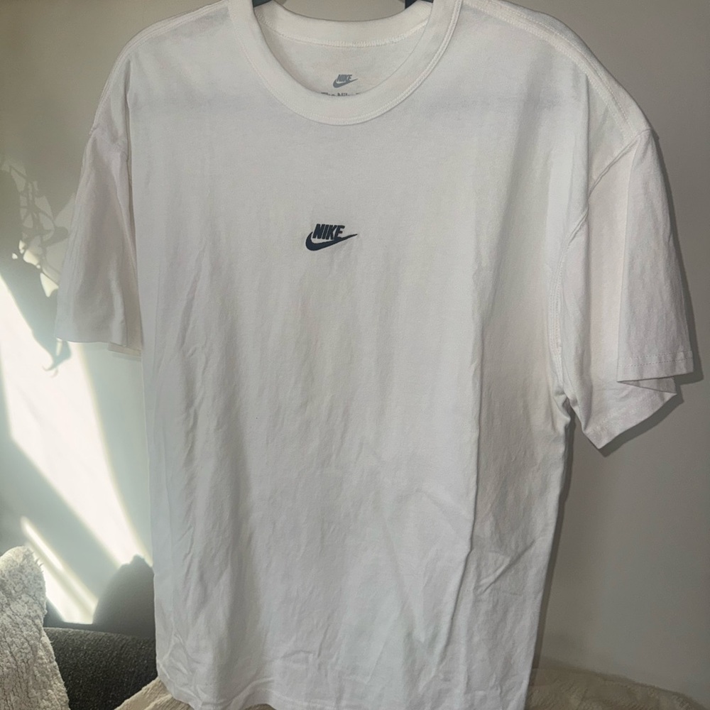 Nike Men's White T-Shirt